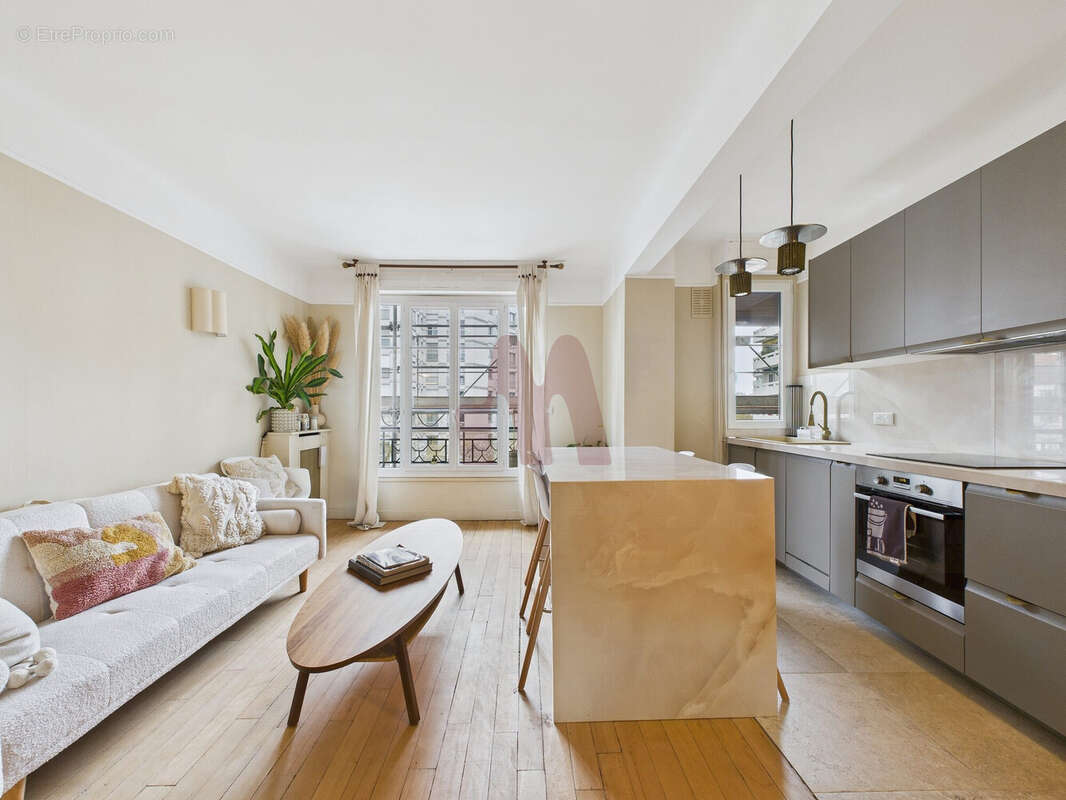 Appartement à PARIS-15E