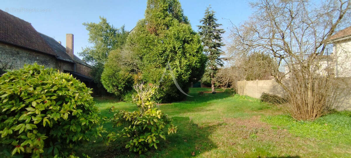 Maison à SAINT-ETIENNE-DU-ROUVRAY