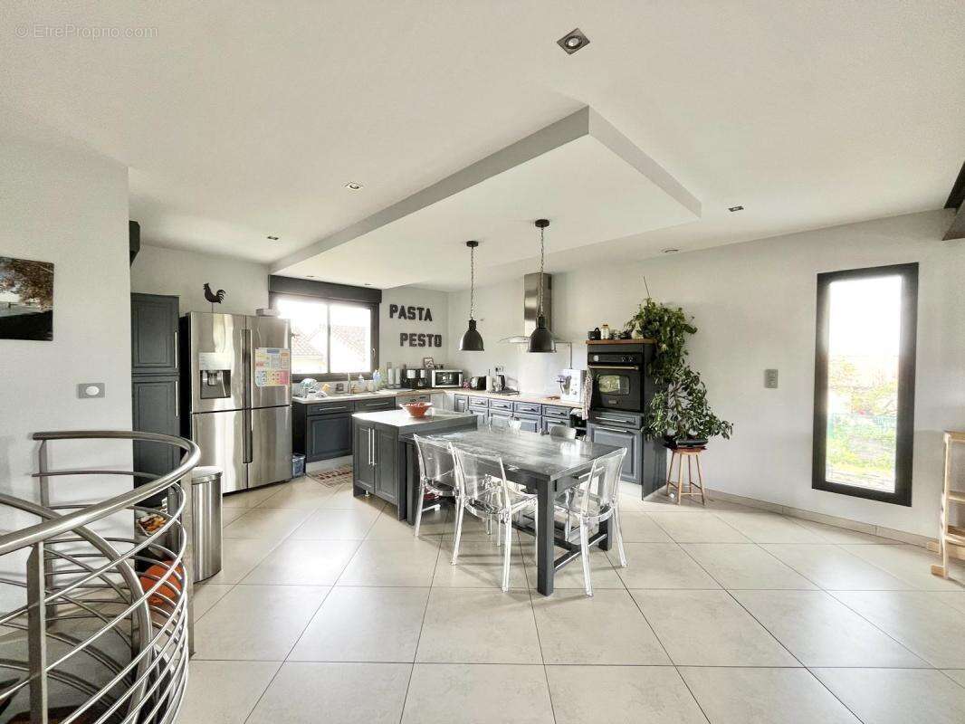 Maison à CASTELGINEST