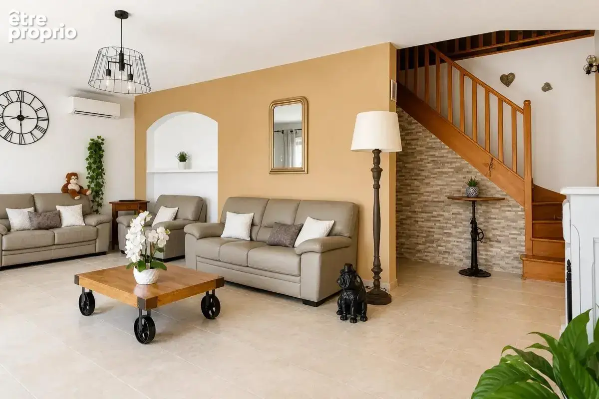 Maison de 6 pièces de 210 m² à Le Bouchage - photo 3