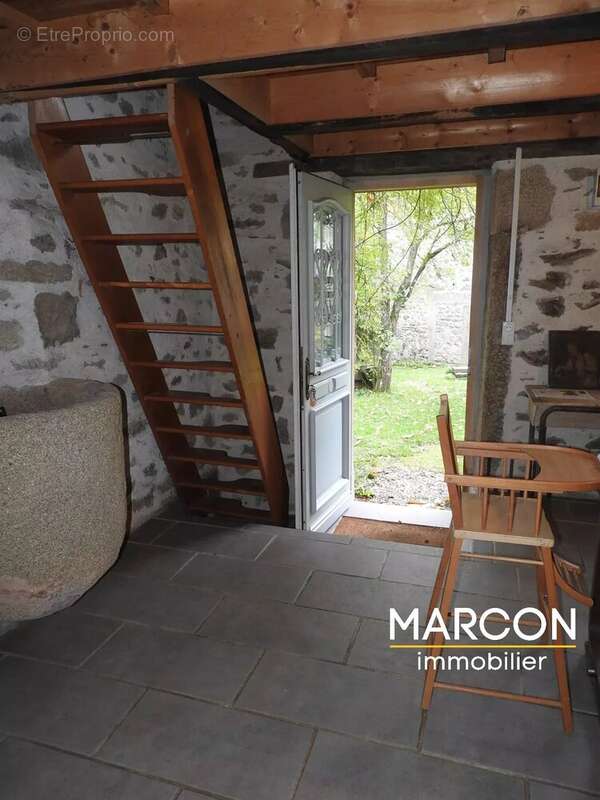 Maison à SAINT-PIERRE-BELLEVUE