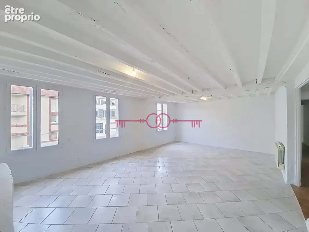 À vendre - appartement 5 pièces de 112 m² - photo 2