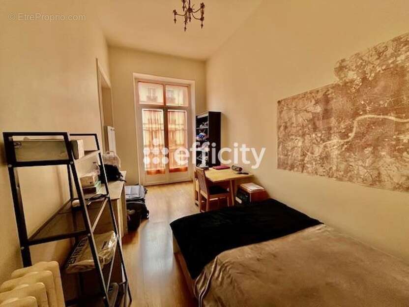 Appartement à PARIS-10E