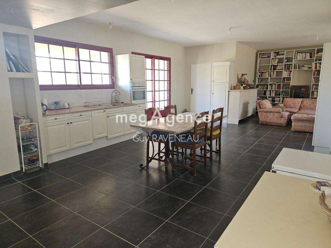 Maison à MONTREUIL-BELLAY