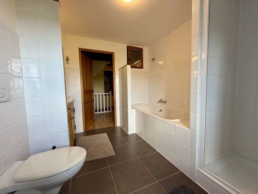 Grand ensemble, entièrement isolé avec 1,4 hectare à vendre près de Remilly - photo 25