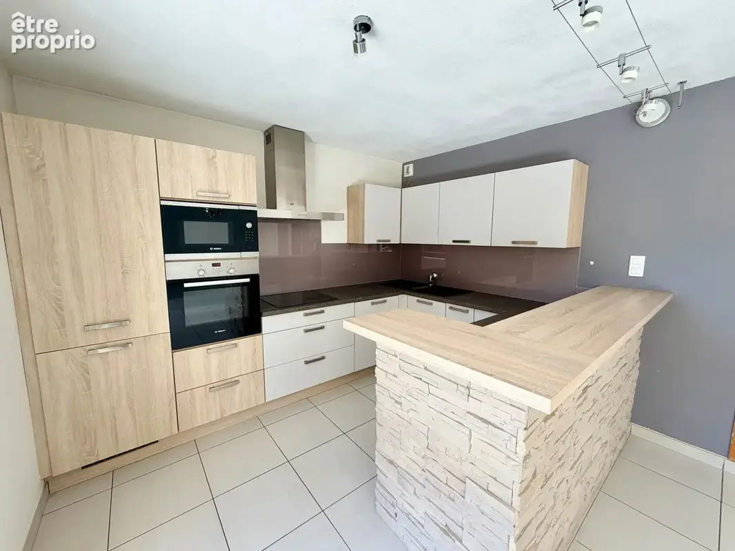 Poisat   T3 lumineux de 70 m2 avec terrasse couverte de 16 m2 sur la verdure - photo 8