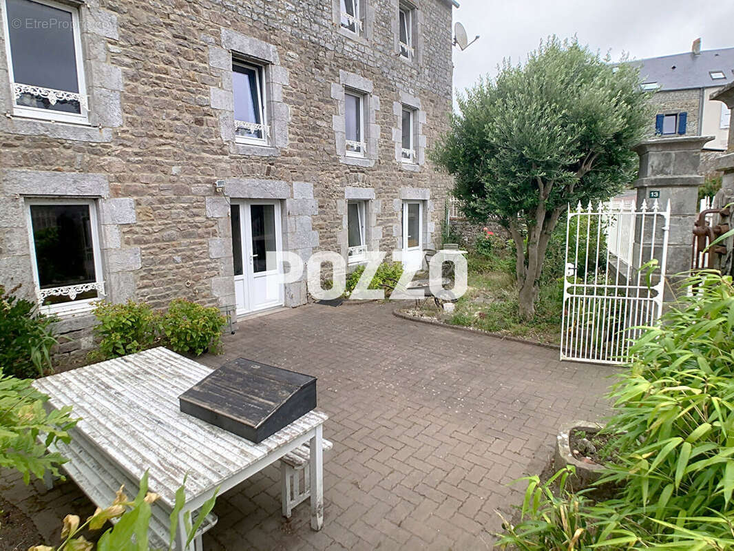 Maison à REGNEVILLE-SUR-MER