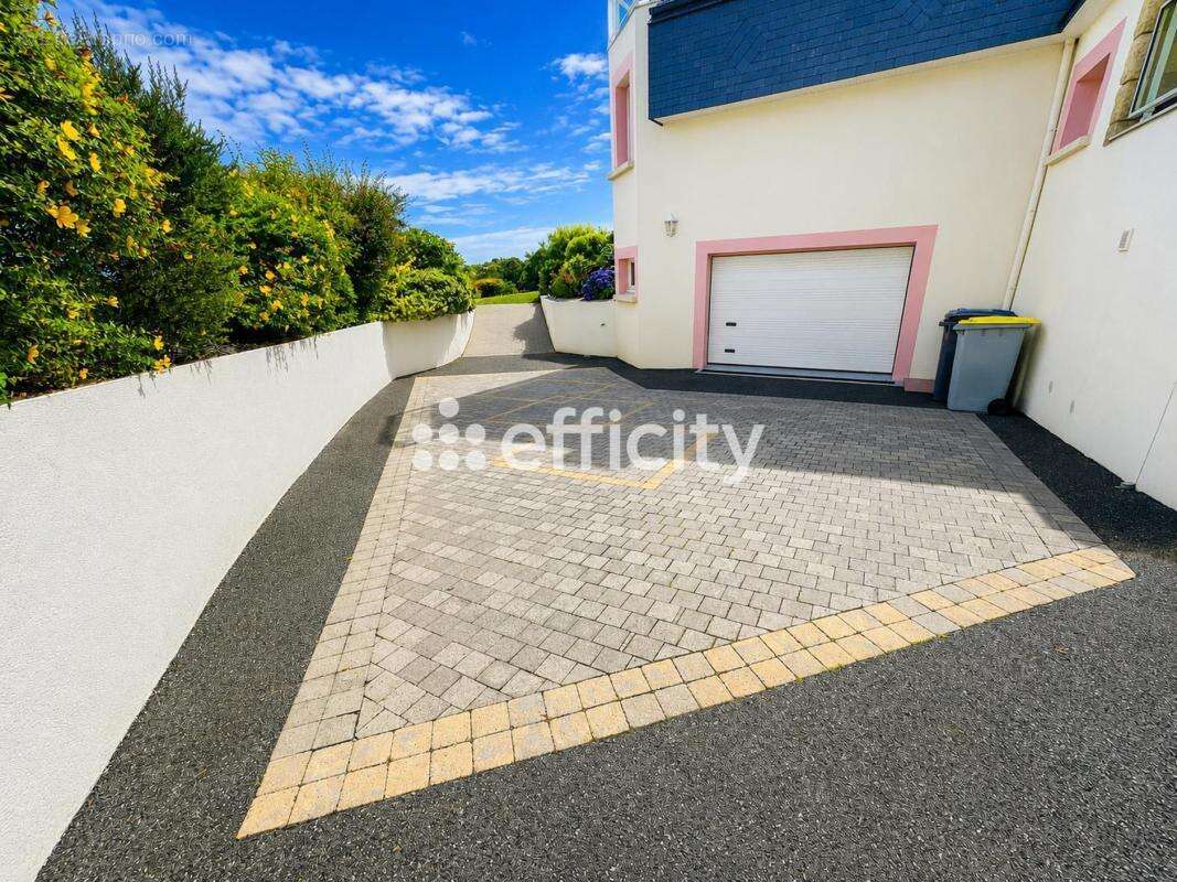 Maison 234 m² à Saint-Quay-Perros  - photo 5