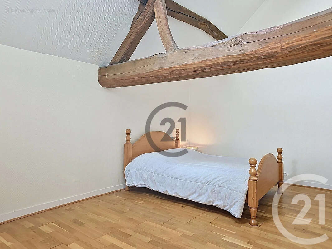 Maison 250 m² à Vulaines  - photo 14