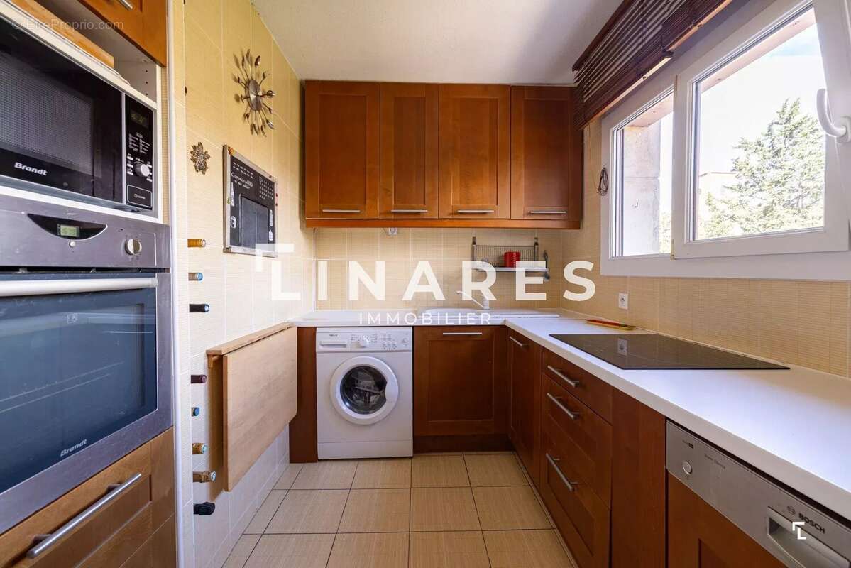 Appartement à MARSEILLE-4E