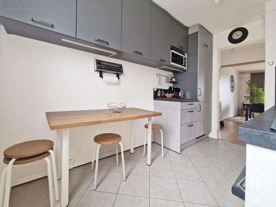 Vente magnifique Type 4 avec deux balcons vue mer Mazargues 13009 - photo 6