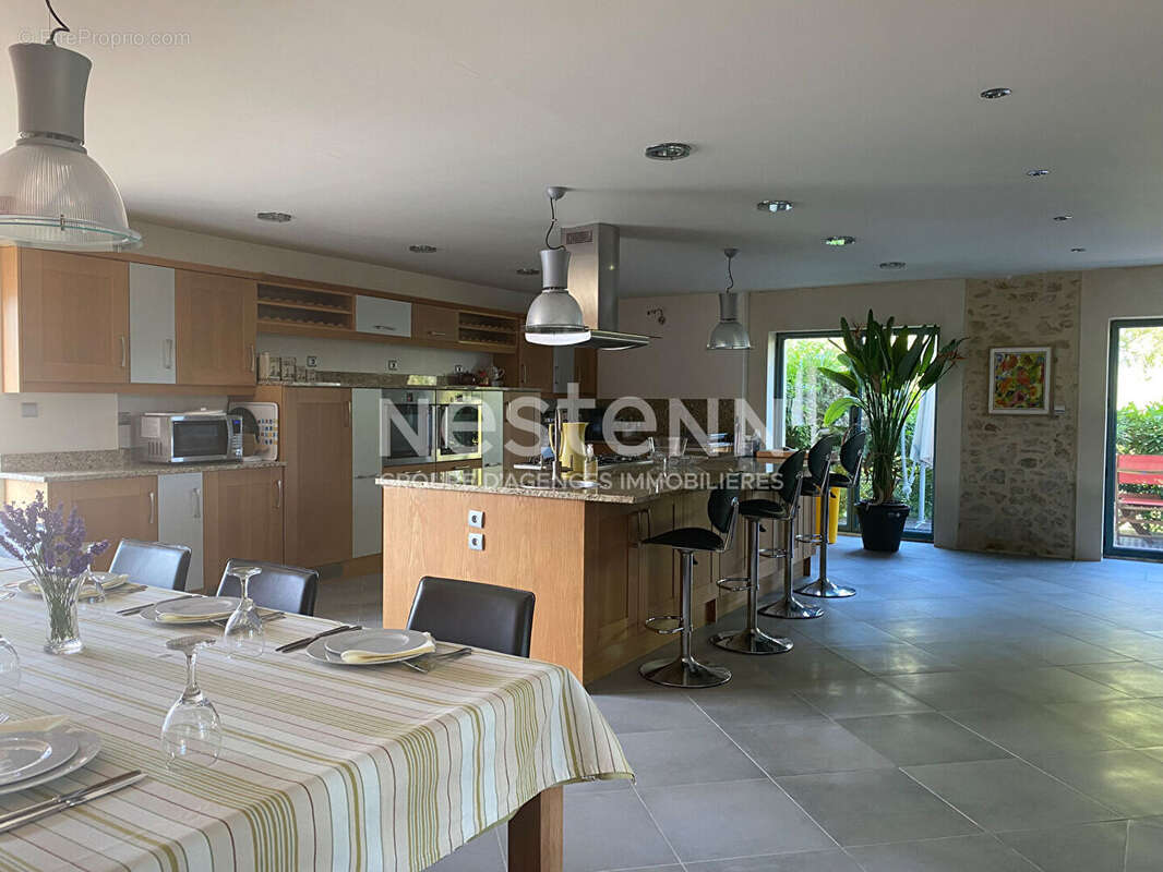 Maison à PIEGUT-PLUVIERS