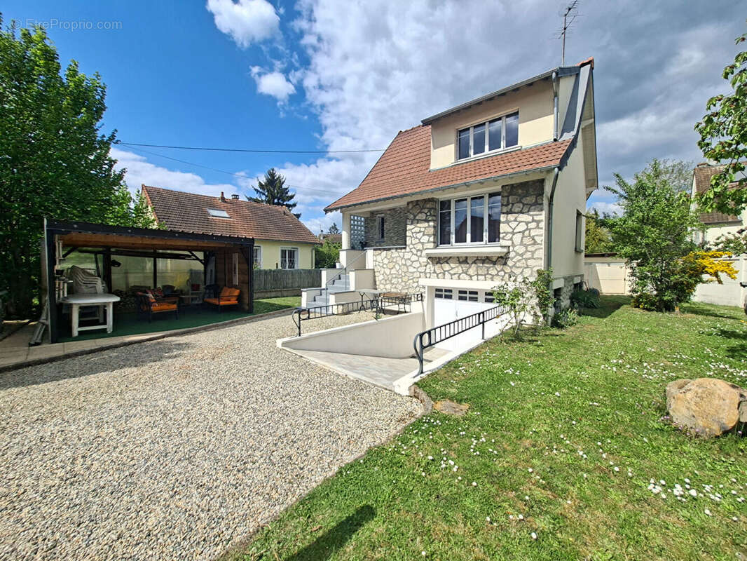 Maison à CONFLANS-SAINTE-HONORINE