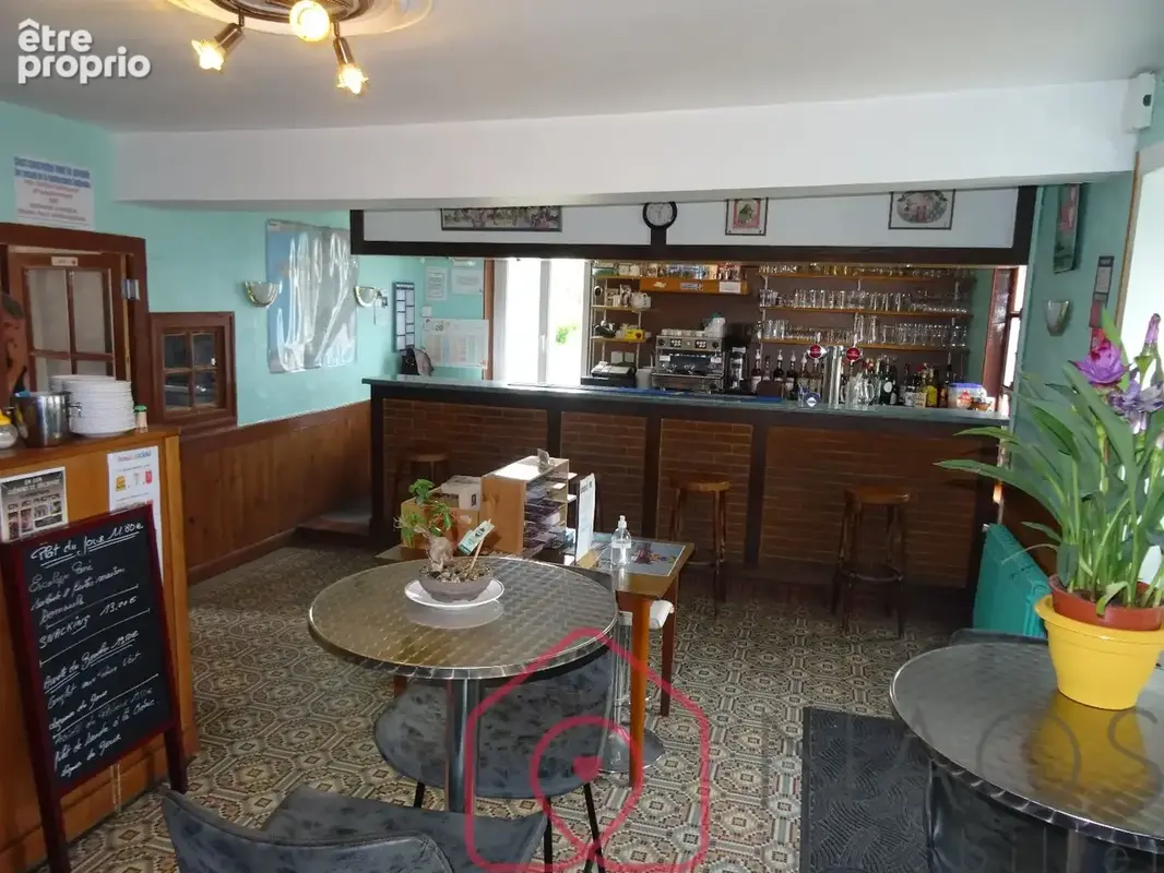 Murs et fonds de commerce Bar Restaurant. - photo 3