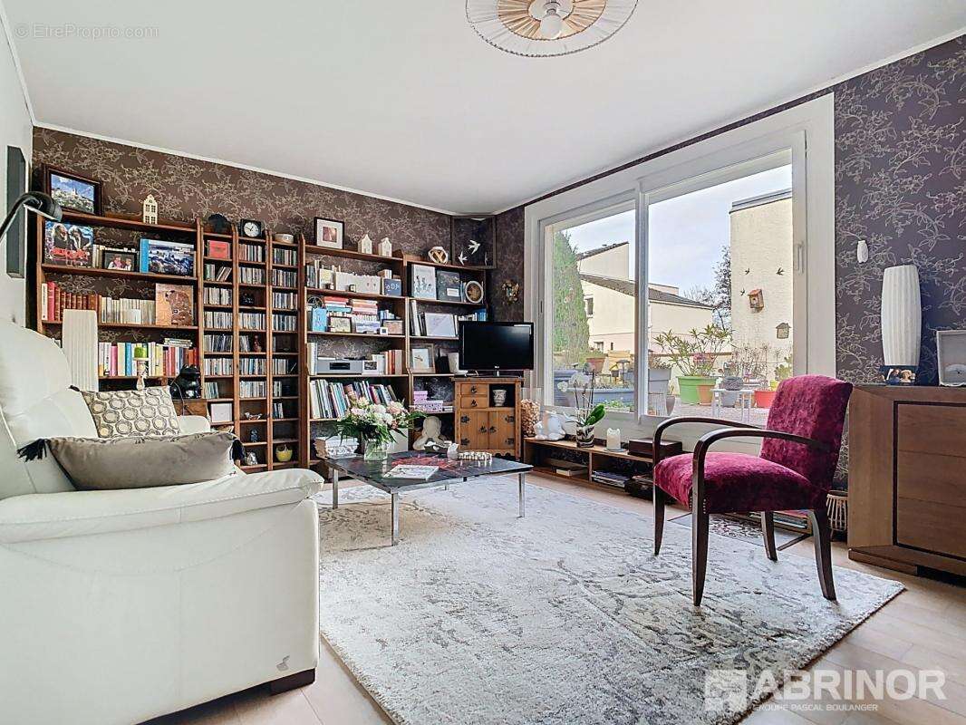 Appartement 2 chambres terrasse garage secteur chateau - photo 2