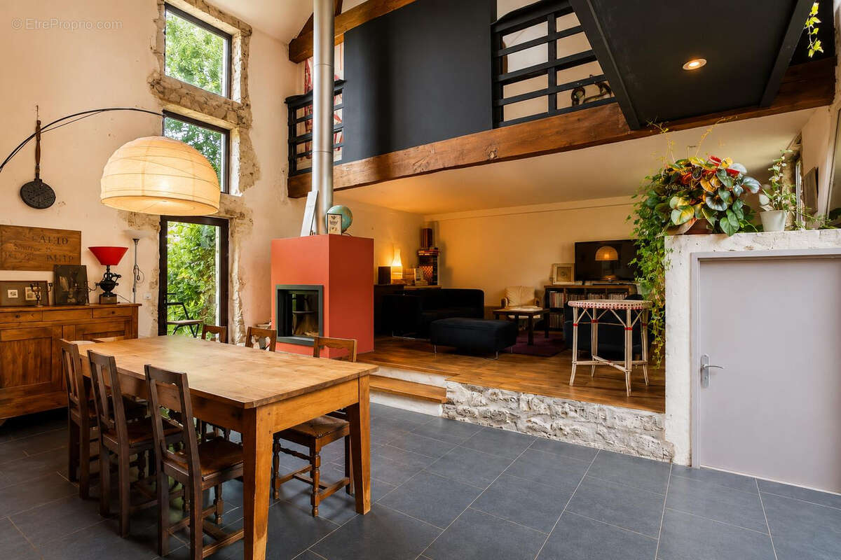 Maison à MEZIERES-SUR-SEINE