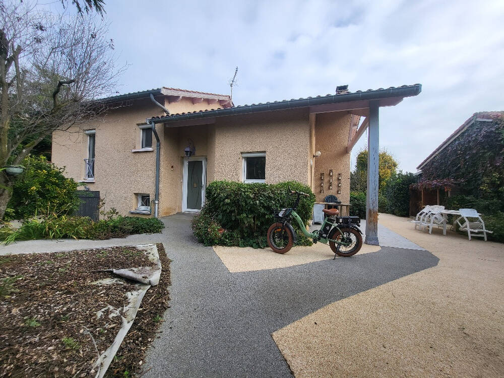Maison à CHATILLON-SUR-CHALARONNE
