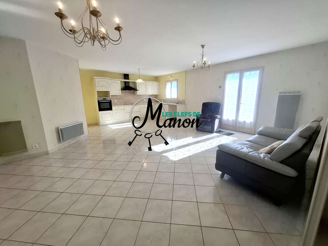 Maison à CHATEAUPONSAC