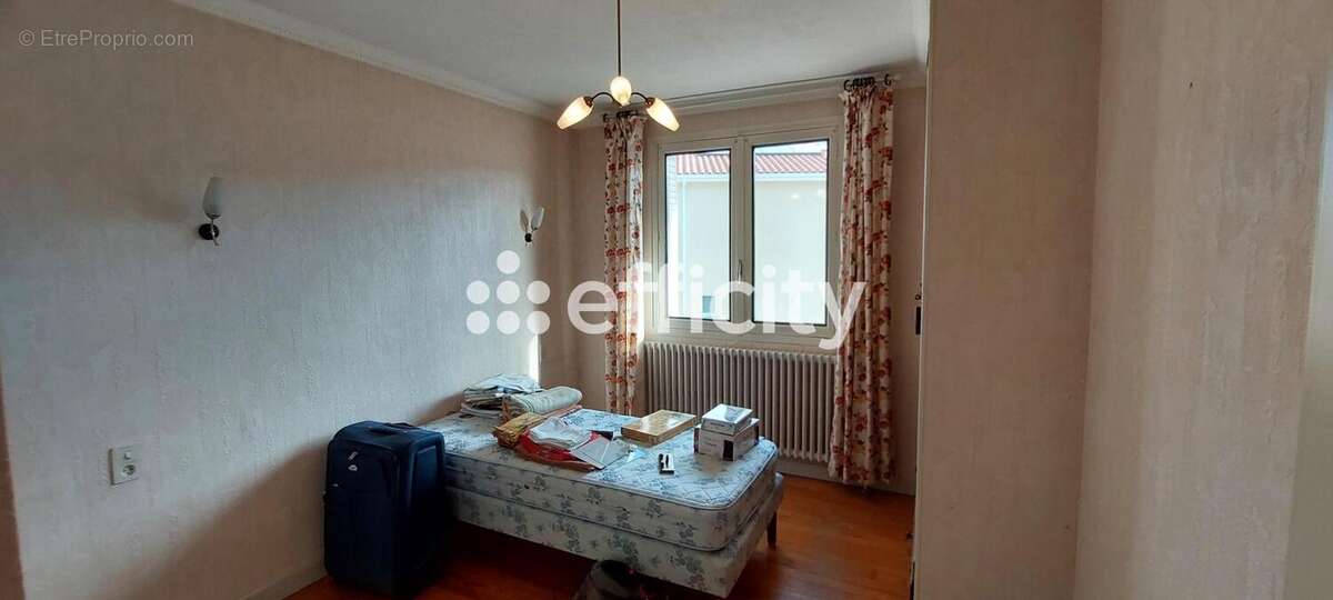 Maison 120 m² à Cour-Et-Buis  - photo 5