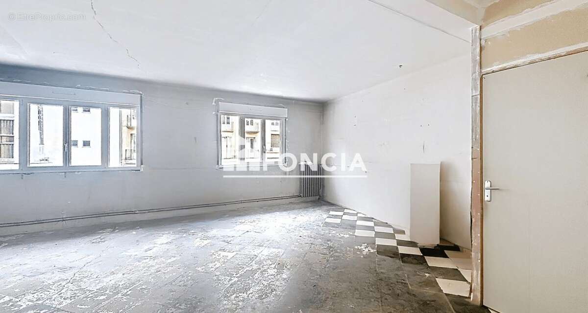 Bien a renover hyper centre - photo 2