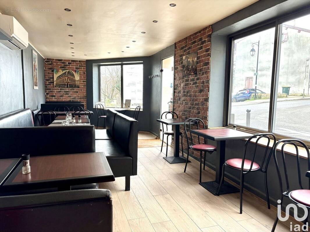 Photo 1 - Commerce à DARDILLY