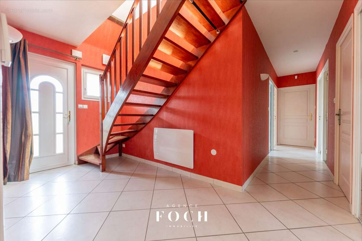 Maison 157 m² à Champigneulles  - photo 2