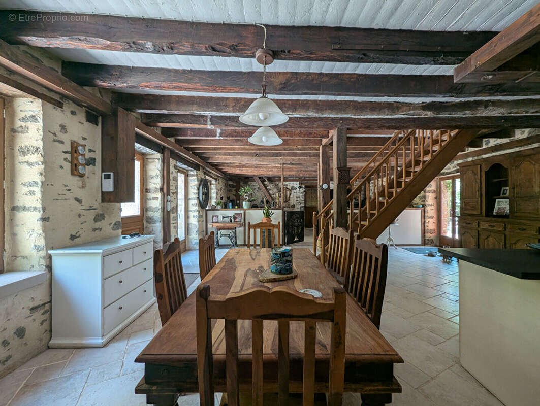 Longère en pierre à vendre au Mont-Dol  5 chambres  Dépendances  Terrain arboré de 7 000 m² - photo 5