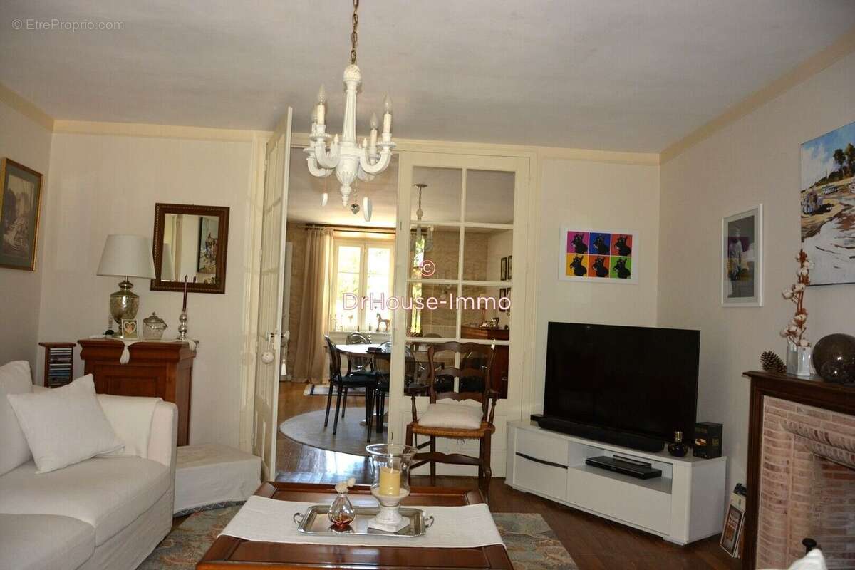 Maison 267 m² à Les Cars  - photo 16