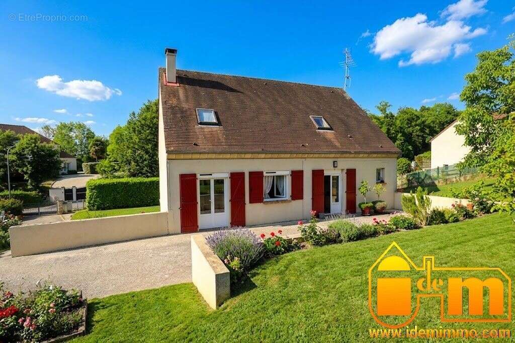 Maison à MEREVILLE