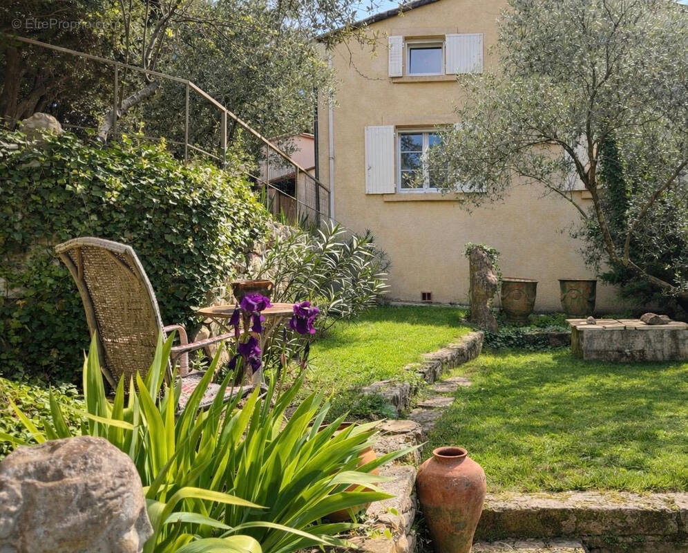 Maison à VERS-PONT-DU-GARD
