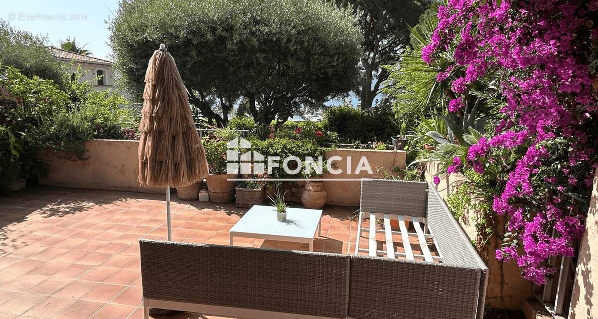 Appartement à SAINT-CYR-SUR-MER