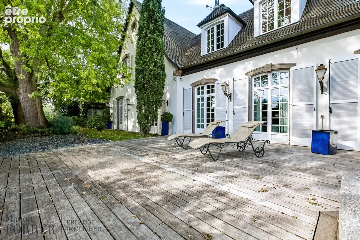 À VENDRE ! Maison de maître aux prestations haut de gamme avec piscine intérieure & jardin   327 m2 - photo 17