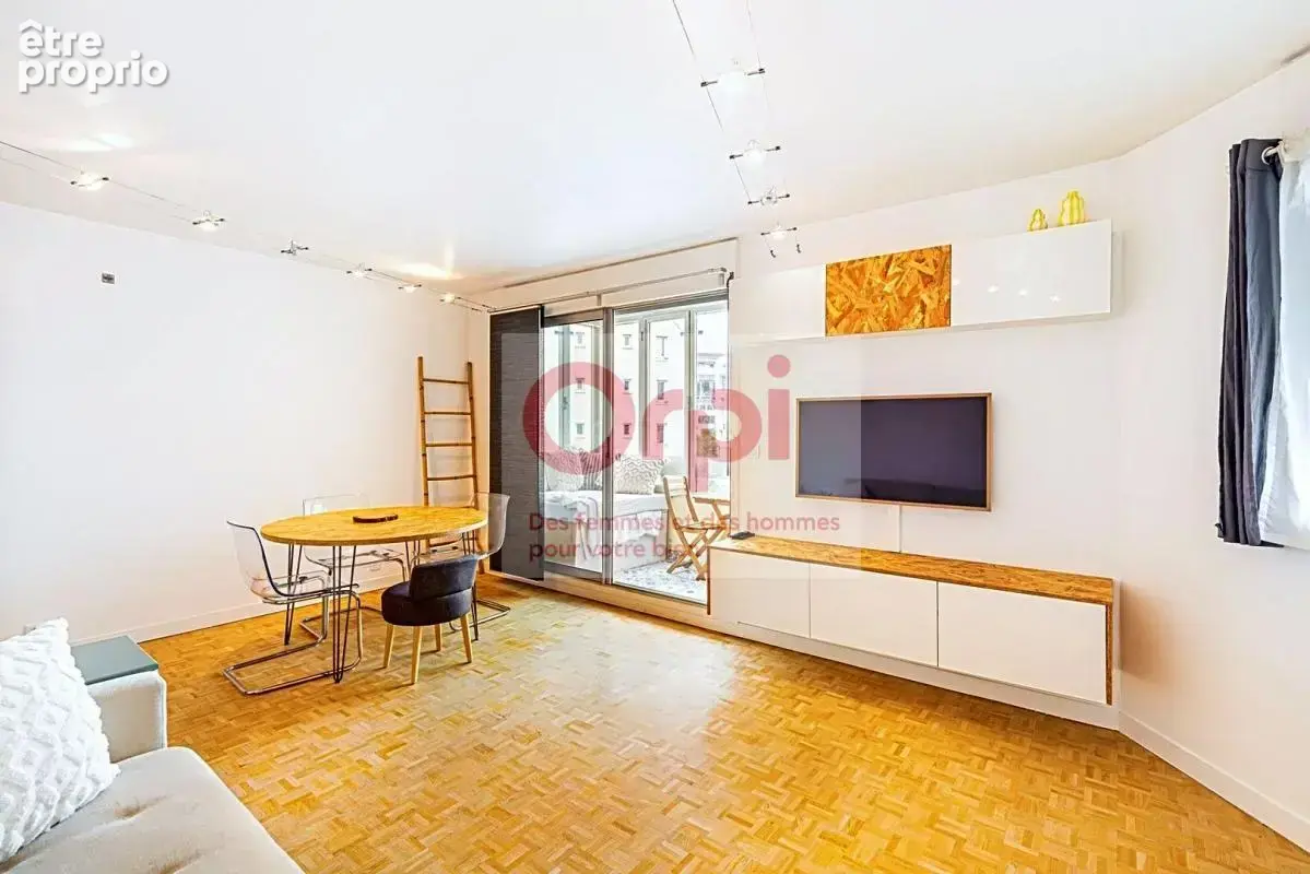 ISSY MAIRIE - Appartement 2 pièces 55 m² - balcon - cave - parking - photo 3