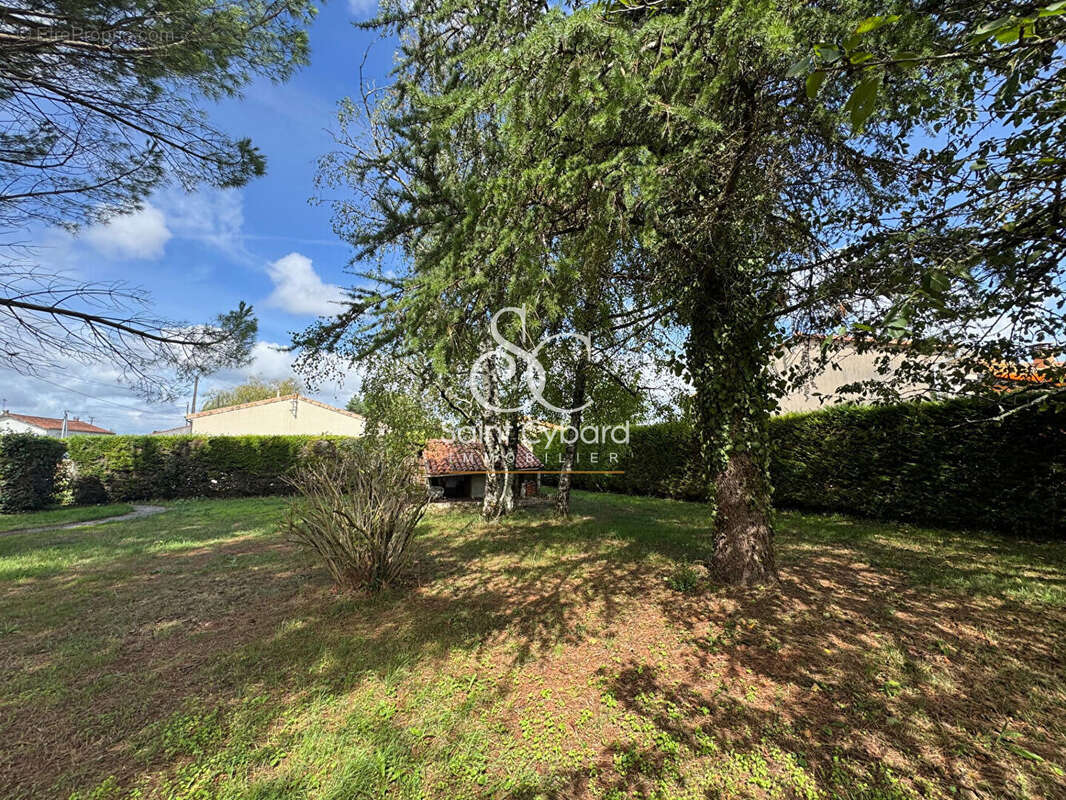 Maison Voeuil et Giget - 3 chambres - photo 16