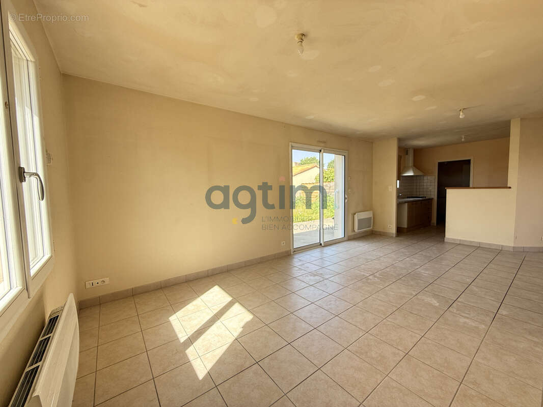 Les-Landes-Génusson, plain pied, en lotissement, 3 chambres, terrain, garage - photo 6