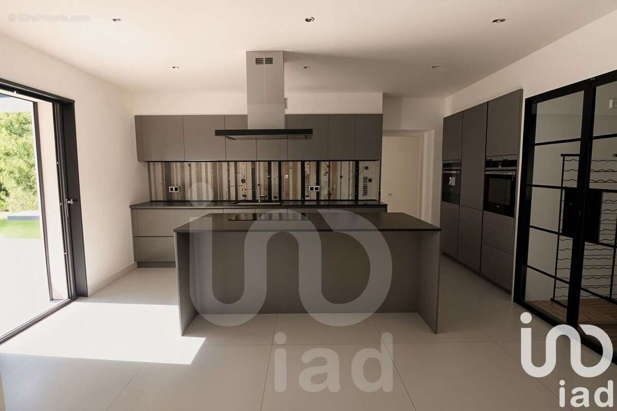 Photo 2 - Maison à SAINT-CLEMENT-DE-RIVIERE