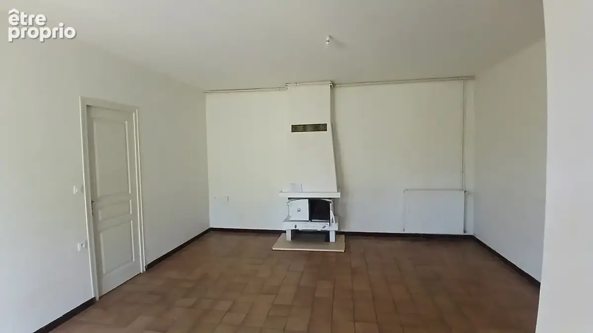 Maison de plain pied avec 20 garages - photo 5