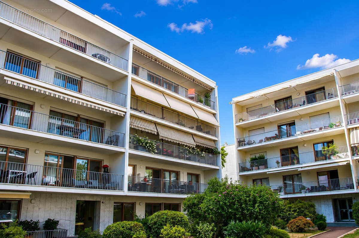 Metz queuleu   appartement d’exception : vue cathédrale, piscine et double terrasse - photo 18