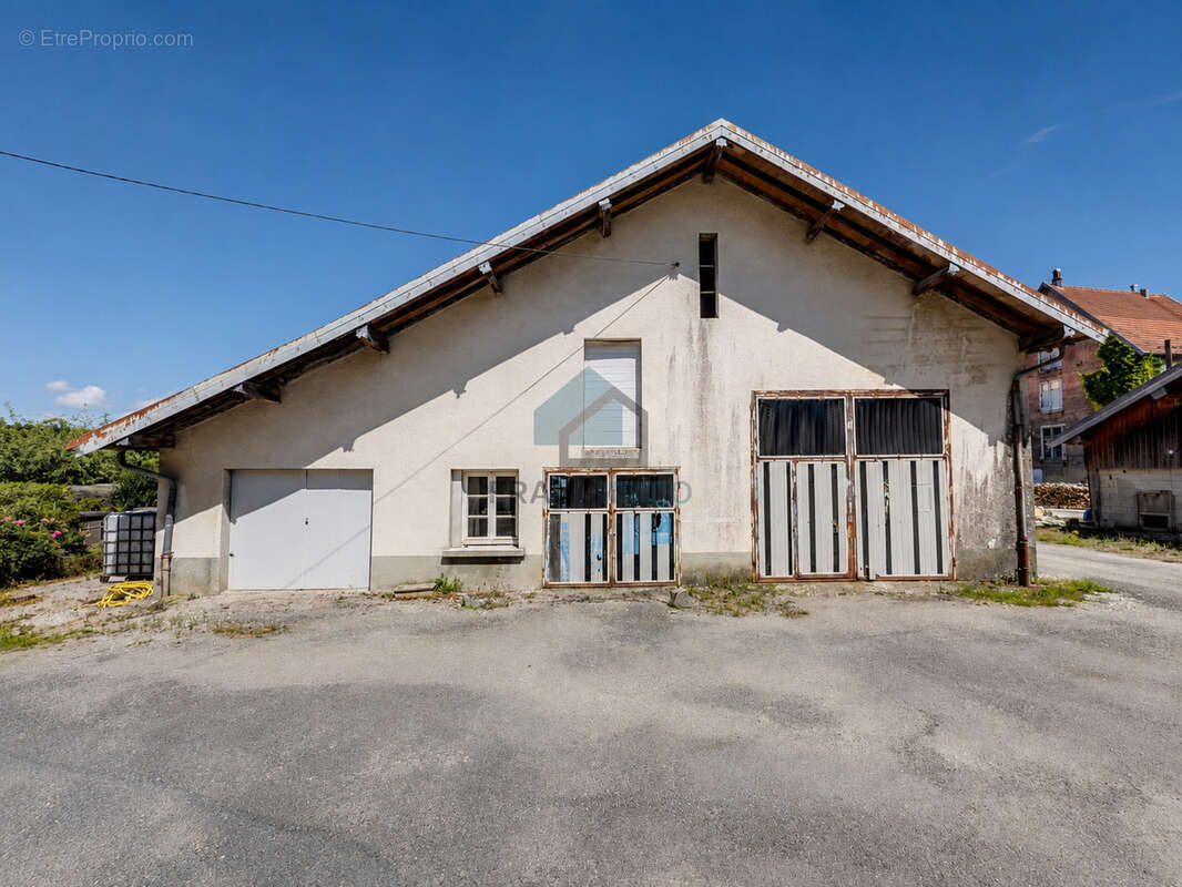 Belleherbe - grande maison avec dependances - photo 22