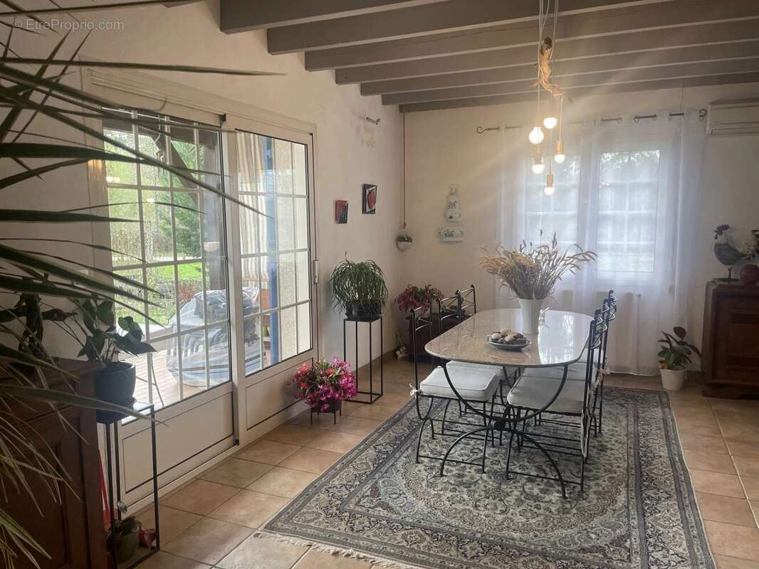 MAISON LANDAISE sur un parc arboré de 6200m2 avec sa piscine - photo 6