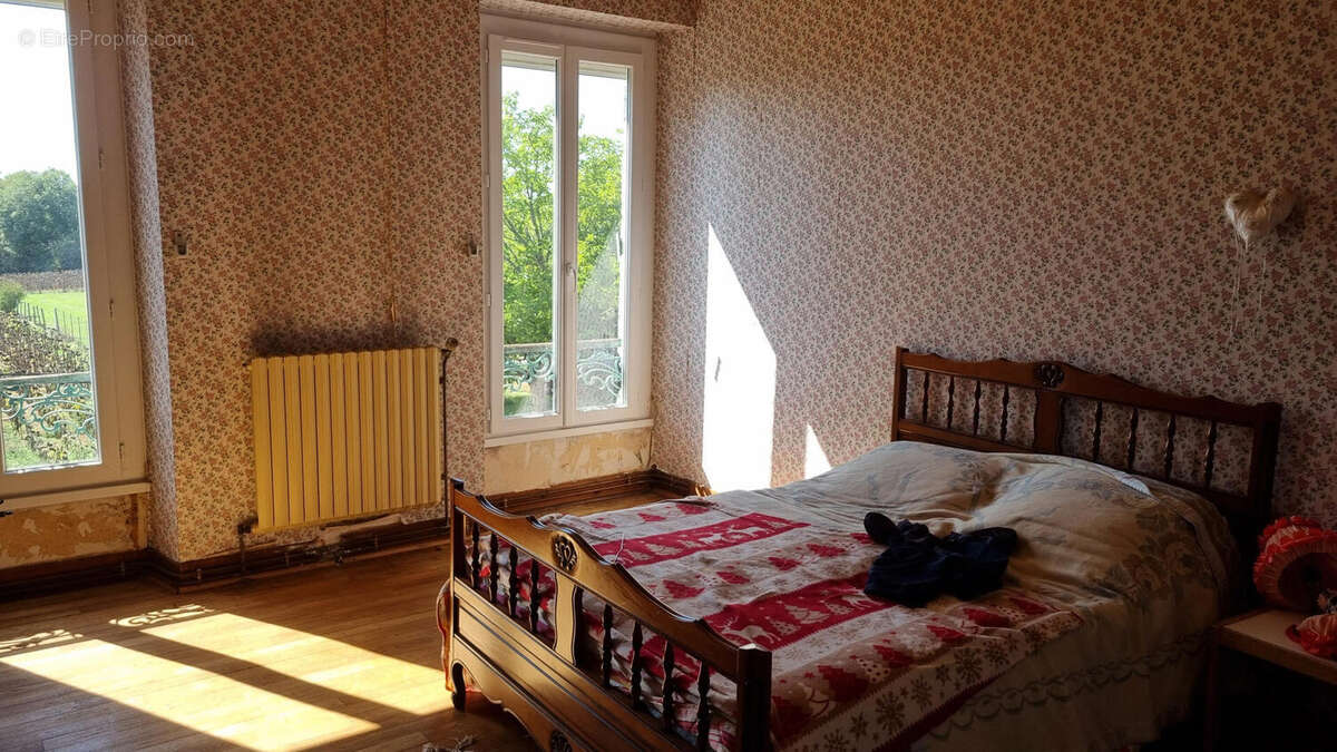 20250919_141022 - Maison à JAVERLHAC-ET-LA-CHAPELLE-SAINT-ROBERT