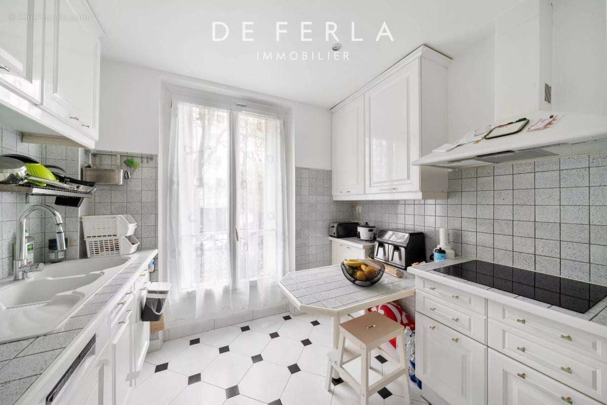 Appartement à PARIS-11E