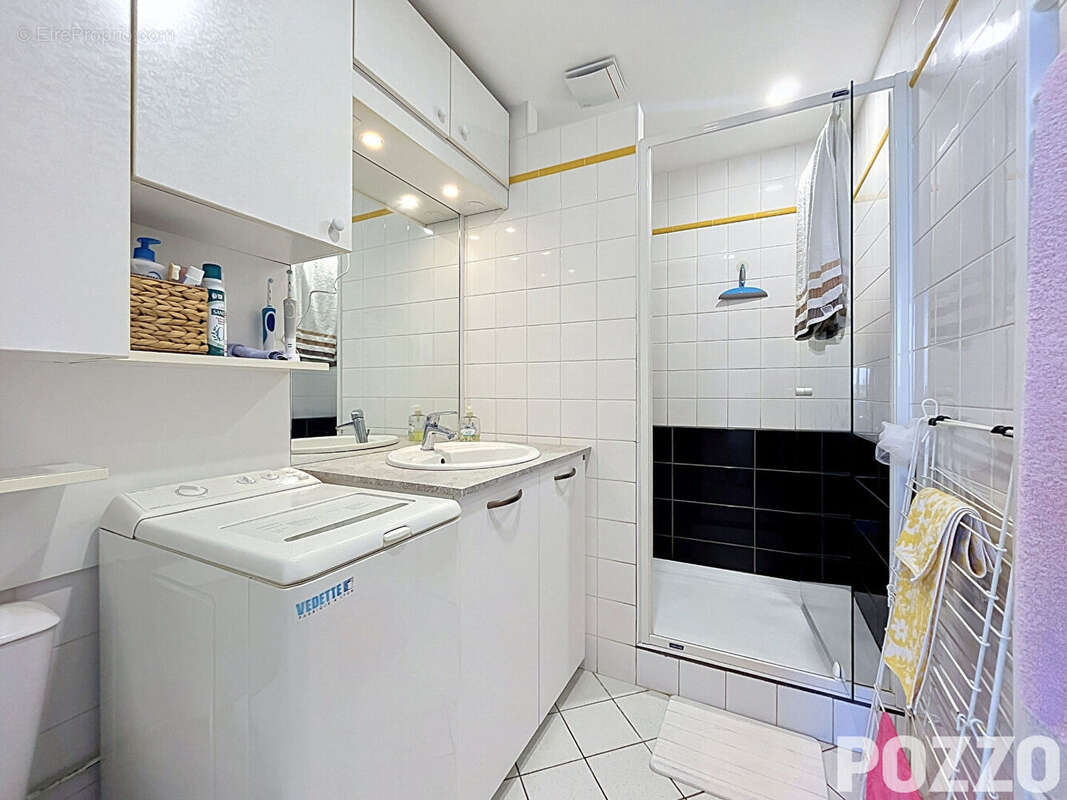 Appartement à DONVILLE-LES-BAINS