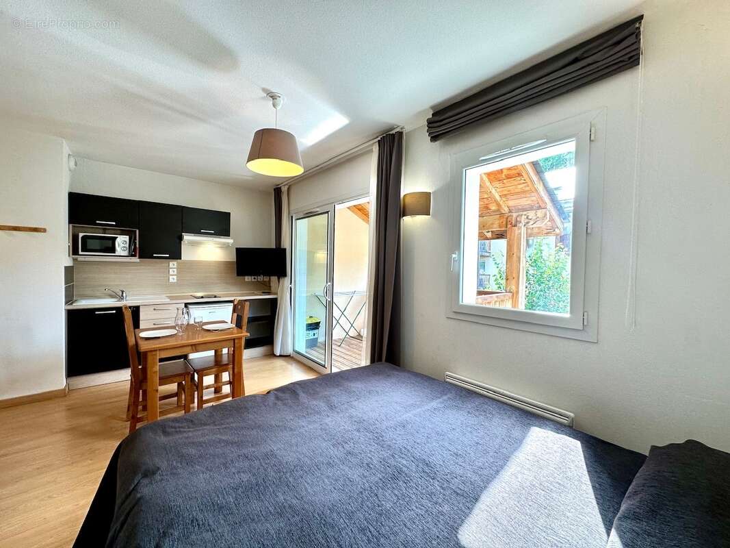   - Appartement à AX-LES-THERMES