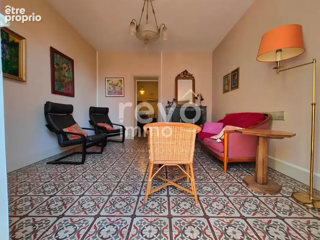 Bâtisse de caractère: charme ancien et fort potentiel d'aménagement ! - photo 3