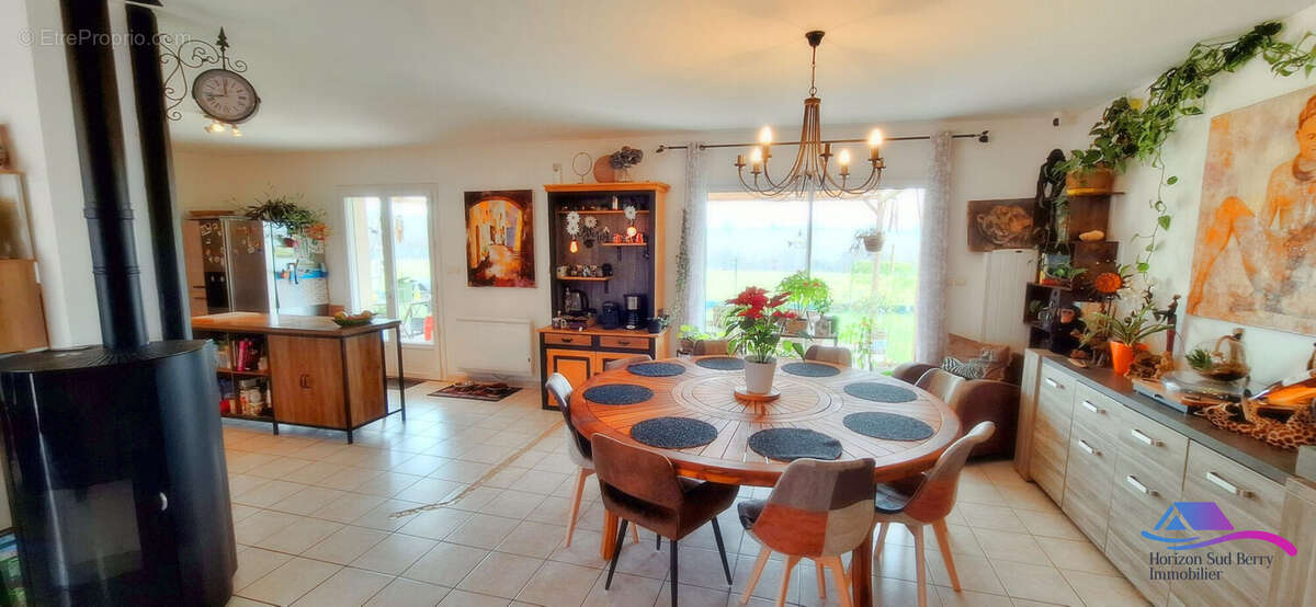 PIECE DE VIE - Maison à SAULZAIS-LE-POTIER