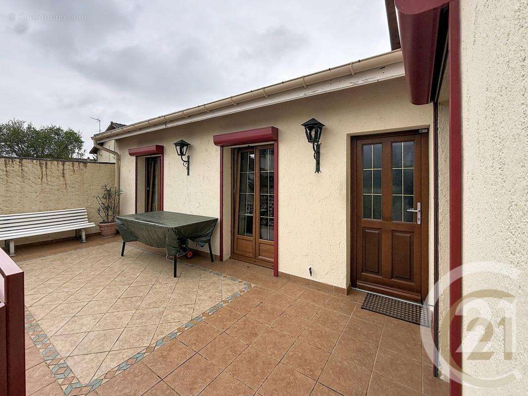 Maison à VILLENEUVE-LE-ROI