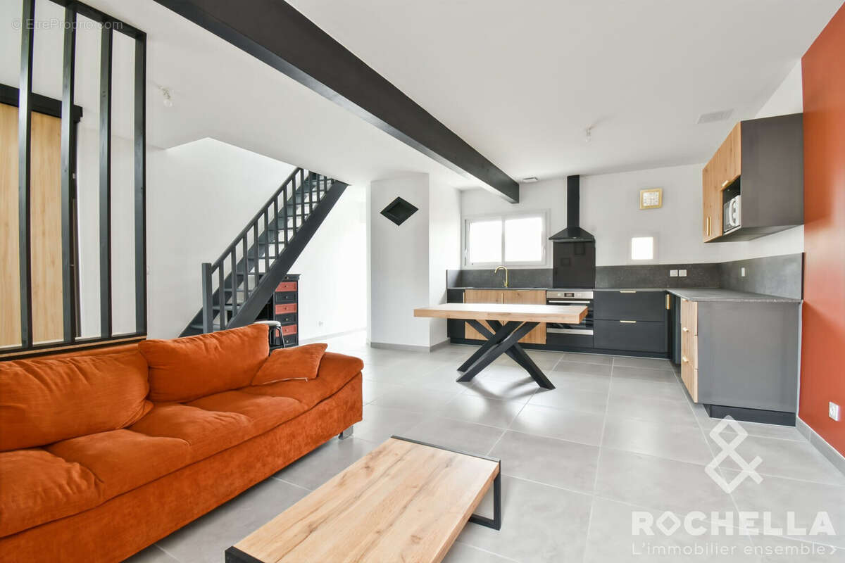 Maison à SAINT-JULIEN-DE-L&#039;ESCAP