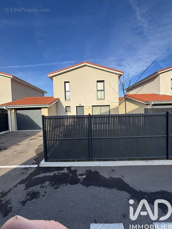 Photo 1 - Maison à SAINT-CHAMOND