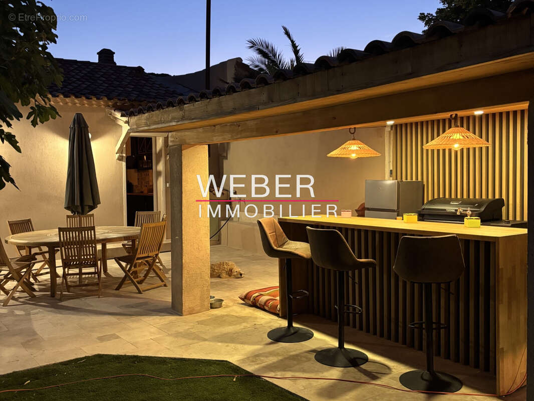 TOULON OUEST 4 CHEMINS - Maison 130 m2 - Piscine - Terrain 840 m2 - photo 11